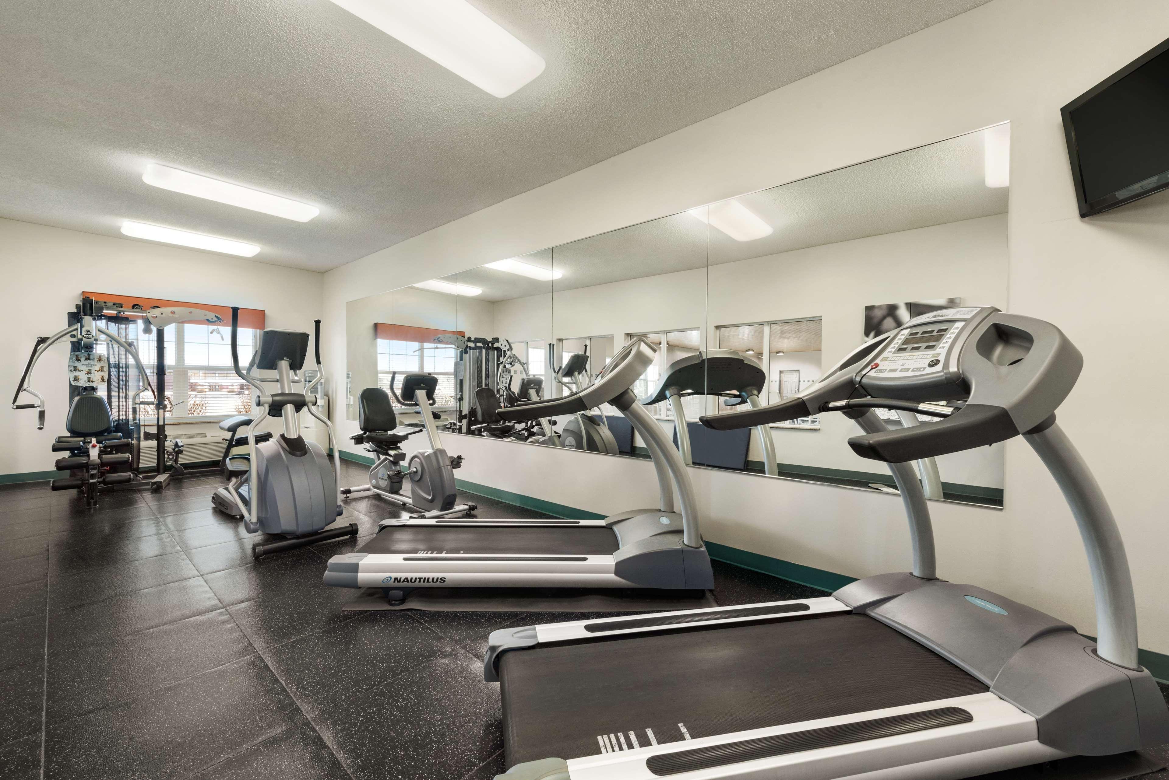 Country Inn & Suites By Radisson, Kansas City At Village West, Ks 보너 스프링 외부 사진