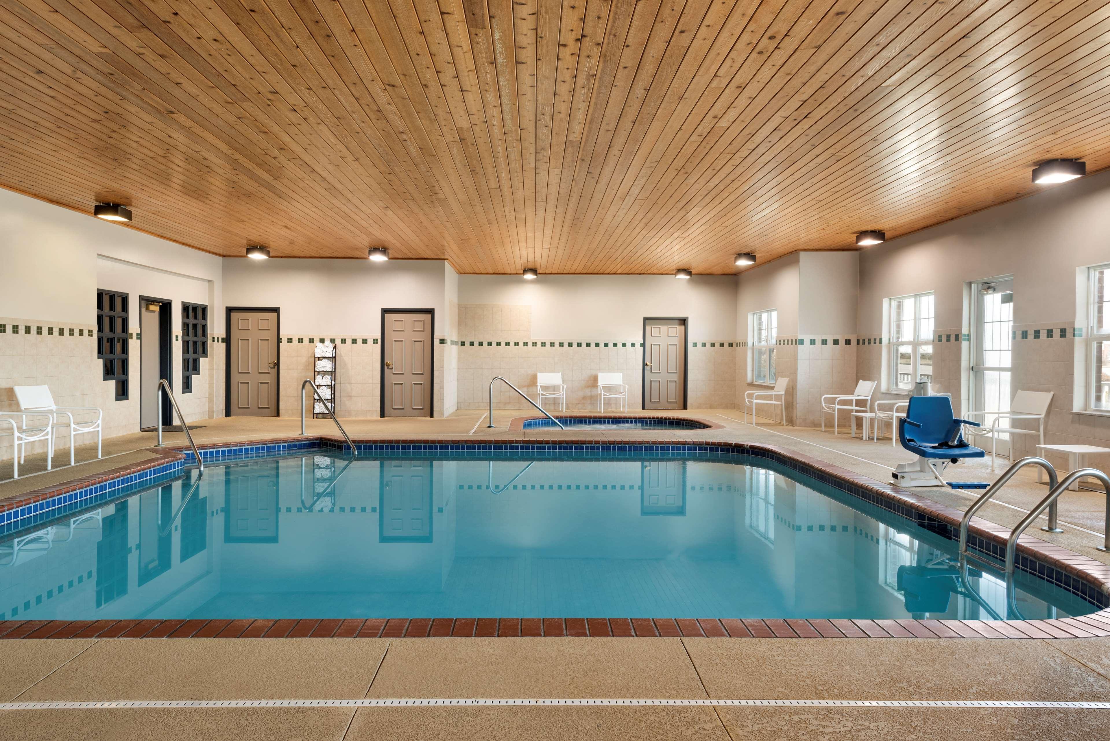 Country Inn & Suites By Radisson, Kansas City At Village West, Ks 보너 스프링 외부 사진