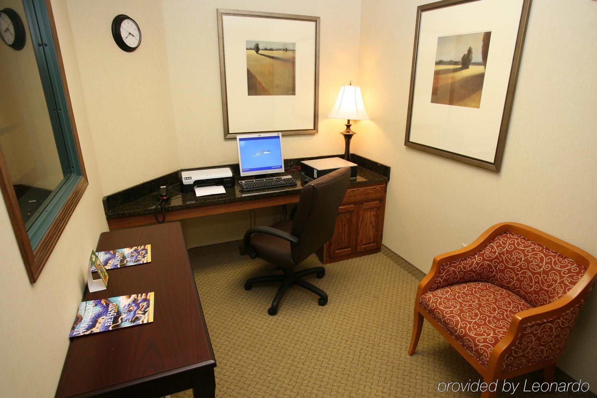 Country Inn & Suites By Radisson, Kansas City At Village West, Ks 보너 스프링 시설 사진